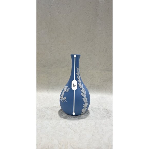 Wedgwood Blue Jasperware Bud Vase With Cherub Relief & Foliate Design - Picture 9 of 12